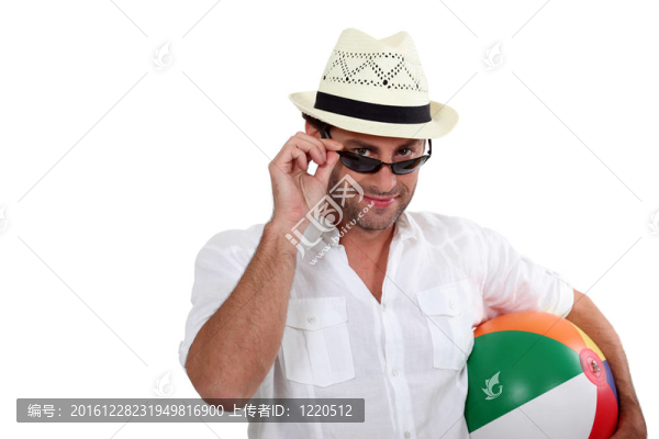 去海灘的人
