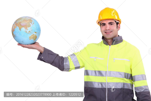 工頭拿著地球儀