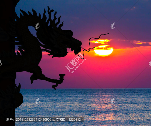 龍剪影與海中日落