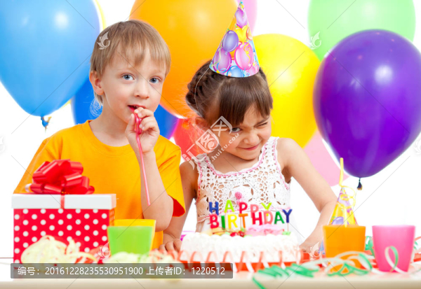 可愛的孩子們慶祝生日聚會