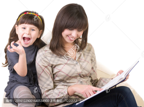 母女讀書