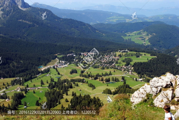 名叫Dolomiti的意大利阿爾卑斯山地景觀；