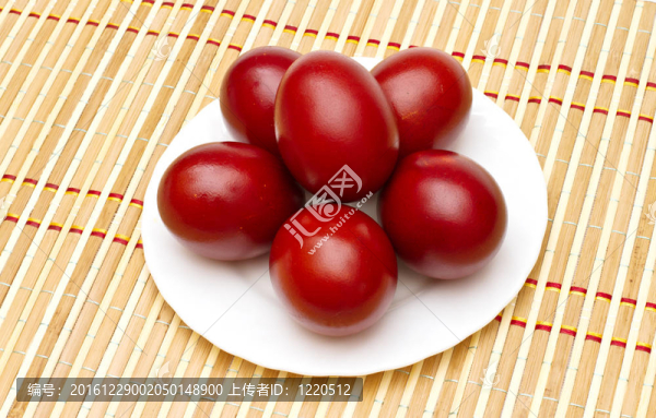 紅色的復(fù)活節(jié)彩蛋