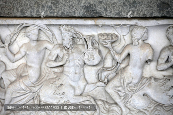 比薩墓園墓地建于1278家神圣的污垢從各各他帶回來的十字軍東征期間。然后成為了比薩的上層階級埋葬的地