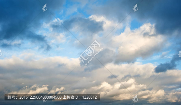 驚人的充滿活力的天空與美麗的云層