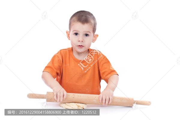廚房里的小男孩