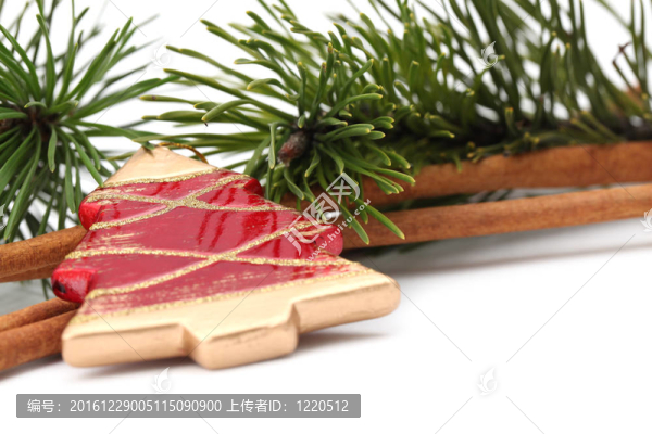 紅色圣誕樹飾品
