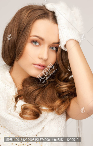 戴白手套的漂亮女人