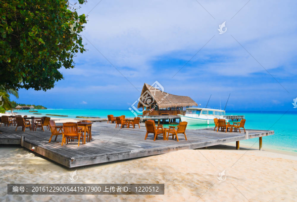 海灘上的咖啡館