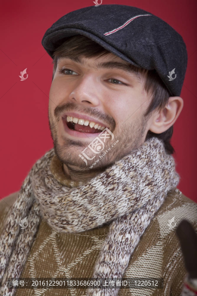笑的人