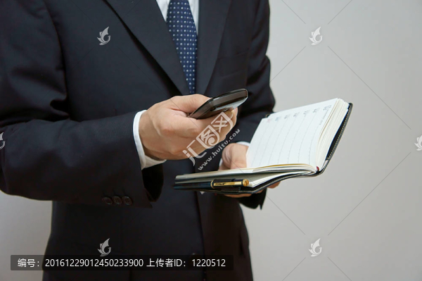 移動(dòng)電話。