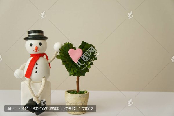 雪人與心。