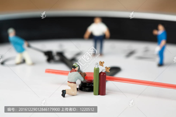 微型焊工工作