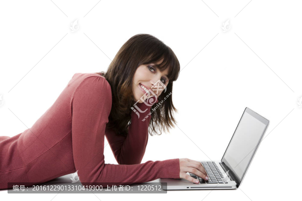 美麗的女人與筆記本電腦