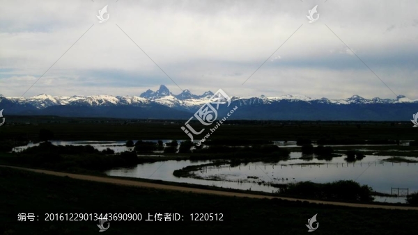 日出山洪水