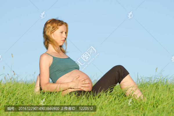 草原孕婦