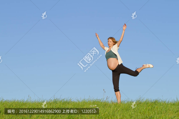草原孕婦