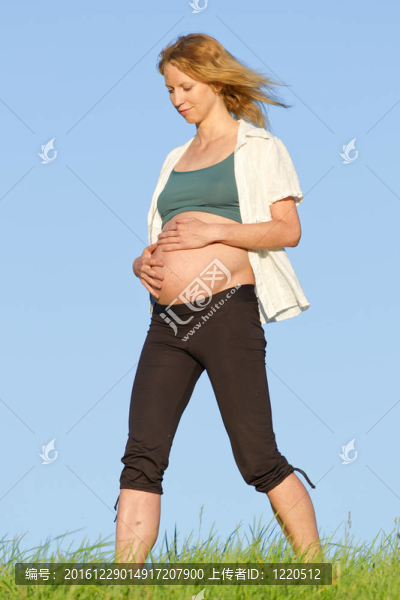 草原孕婦