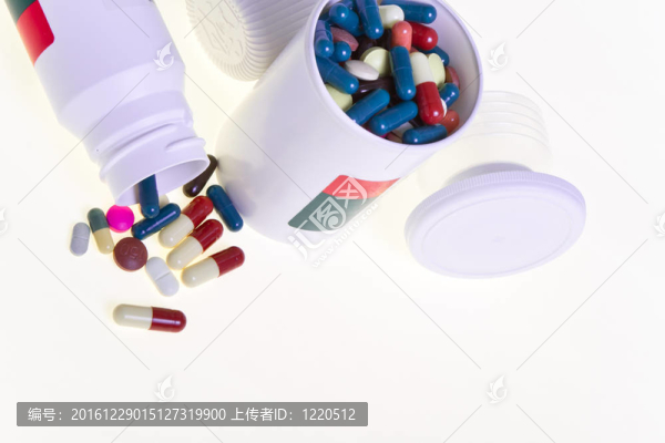 溢出容器的藥丸