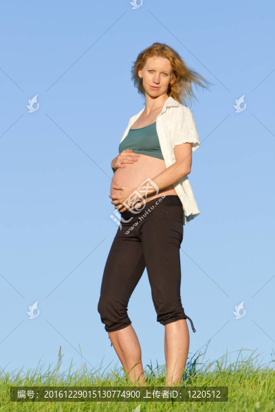 草原孕婦