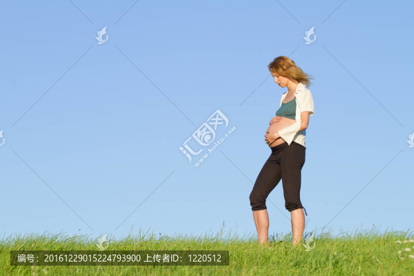 草原孕婦