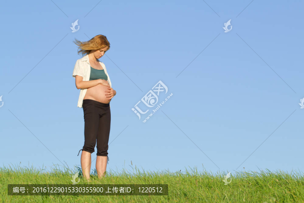 草原孕婦