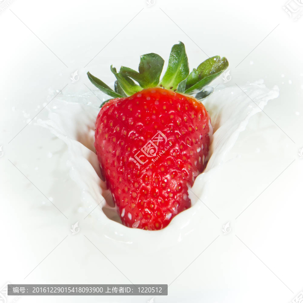 草莓濺奶