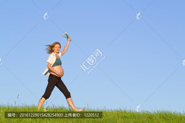 草原孕婦