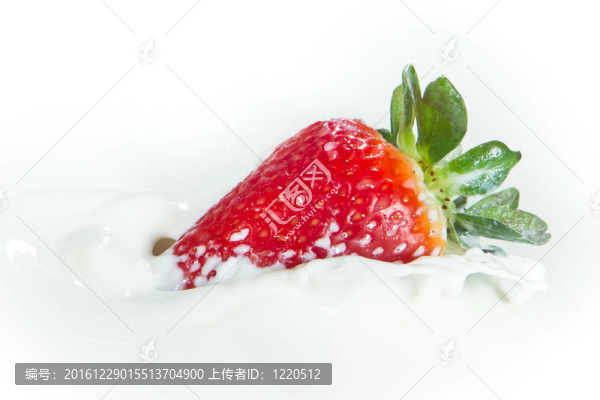 草莓濺奶