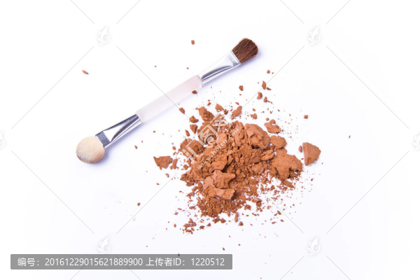 壓碎的眼影