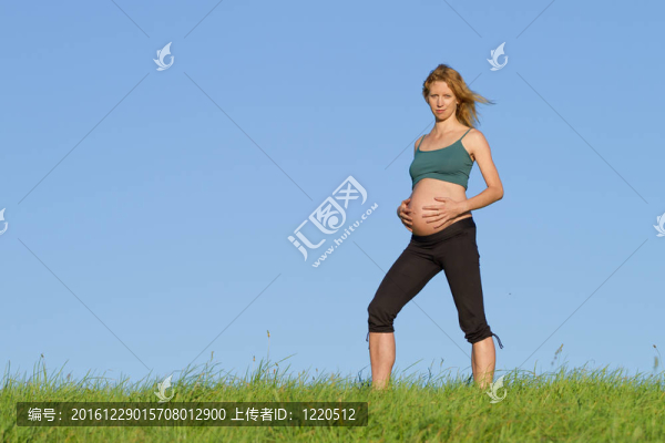 草原孕婦