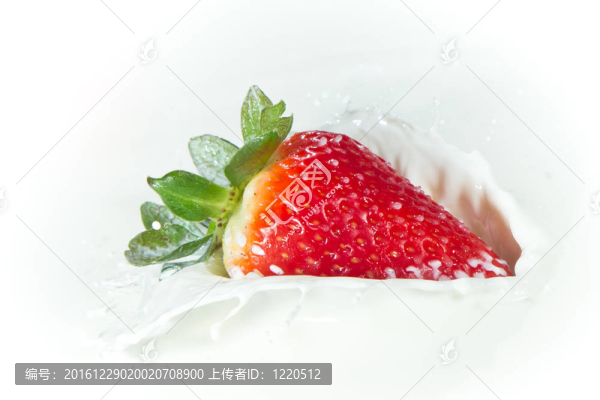 草莓濺奶