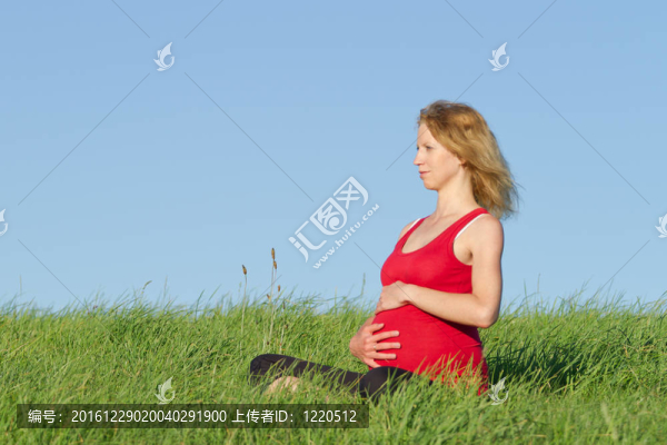 草原孕婦
