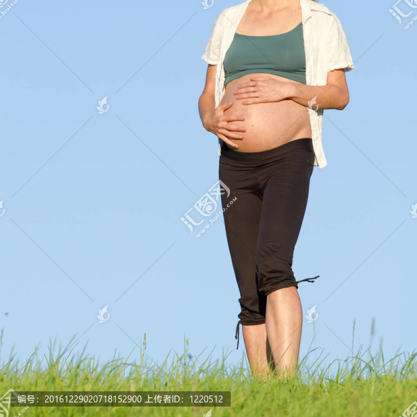 草原孕婦