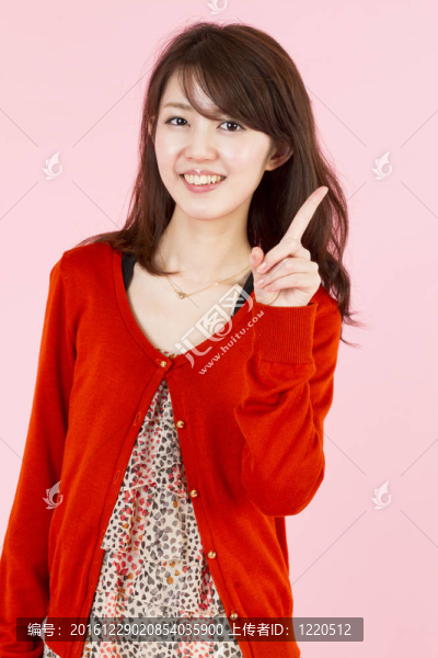 年輕漂亮的女人