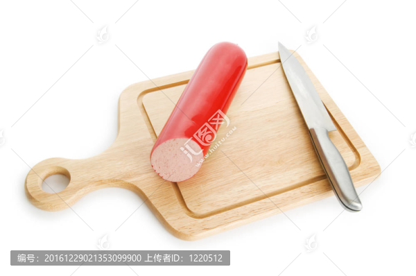 白色背景熏香腸