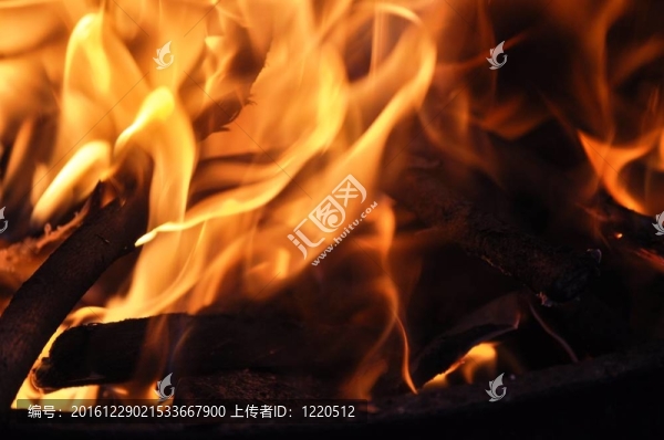 篝火的火焰-匯圖網(wǎng) www.fosd68.com 篝火的火焰