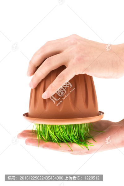 手拿著草鍋