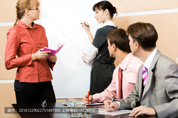 演示