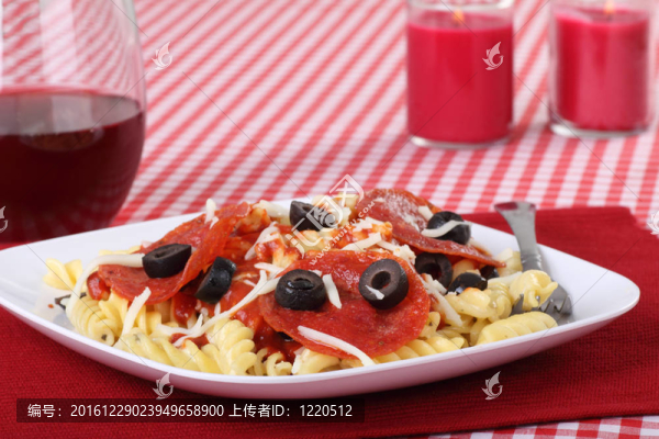 意大利辣味香腸面食餐