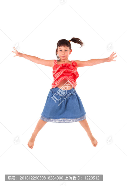 小女孩跳