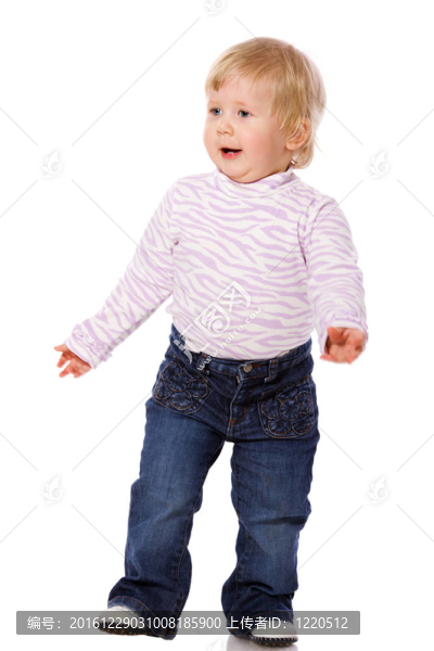 兩年的女孩