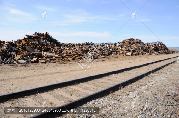 鐵路廢金屬樁
