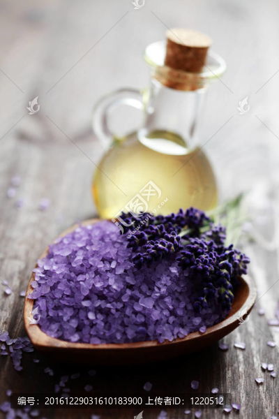 薰衣草浴鹽和按摩油