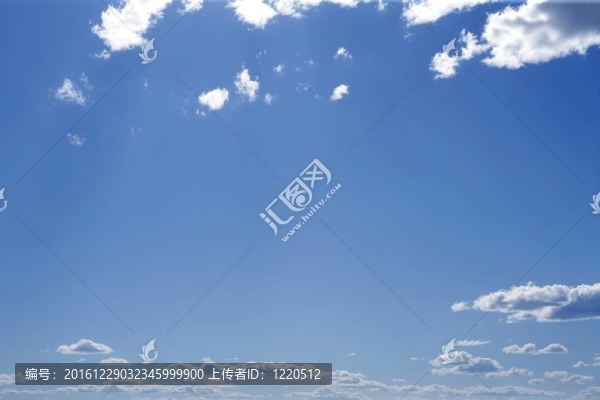晴朗的天空上藍天白云