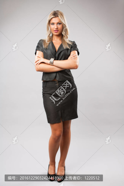 漂亮的女商人；全身照