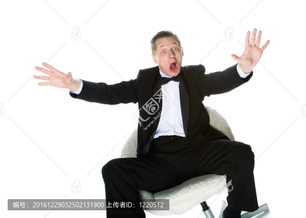 穿著燕尾服的男人