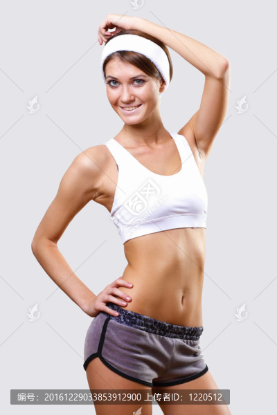 穿運(yùn)動(dòng)服的年輕漂亮女人