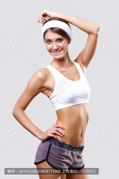 穿運動服的年輕漂亮女人