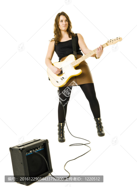 女人彈吉他